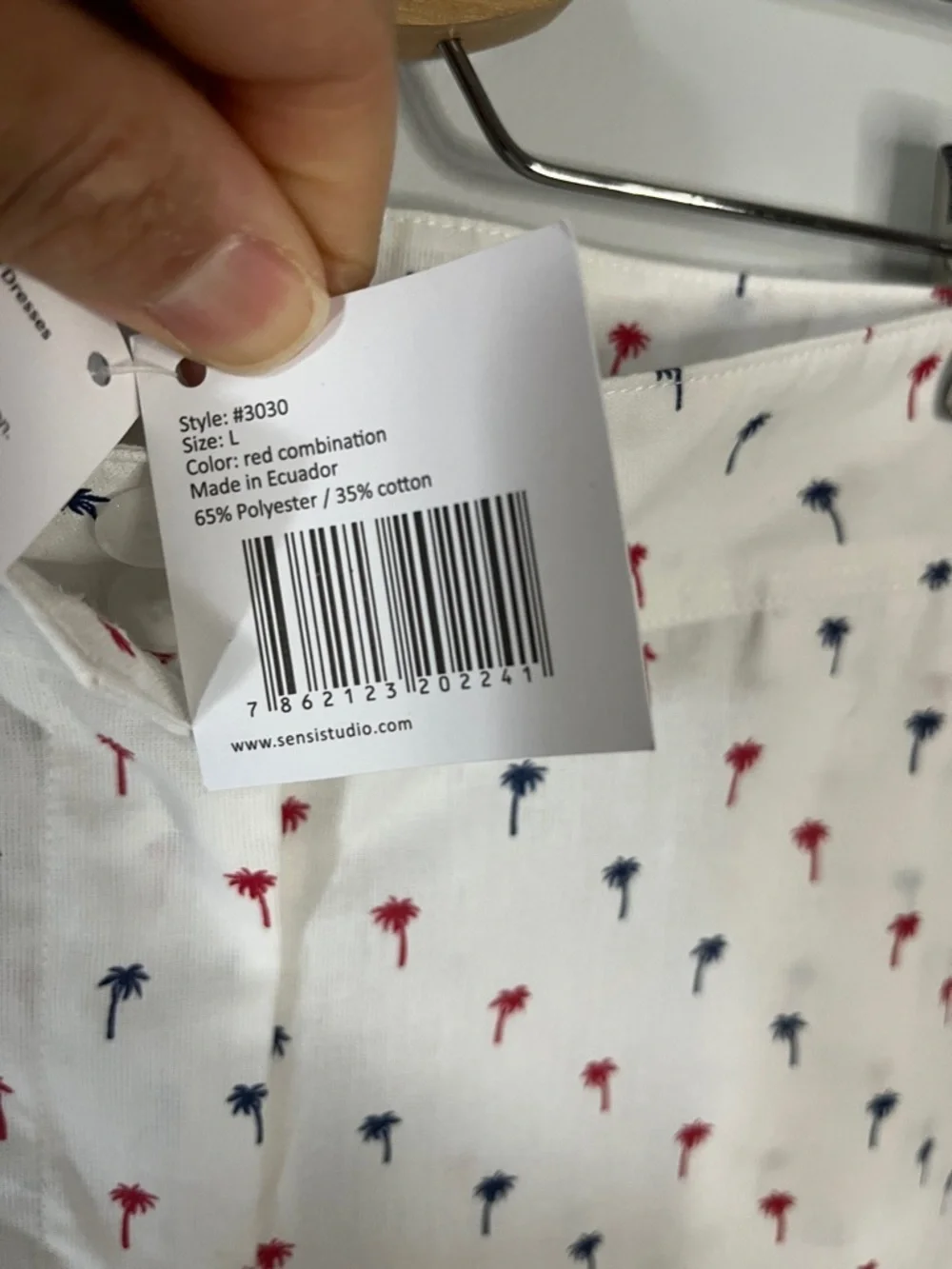 White Cropped Pants with Red & Navy Palm Print w/Ruffled Ties on each leg.  Sz L
